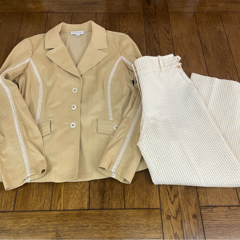 ST. JOHN SPORT Tan Beige Suit Button Blazer Jacket Pant Marie Gray Stripe Size 6